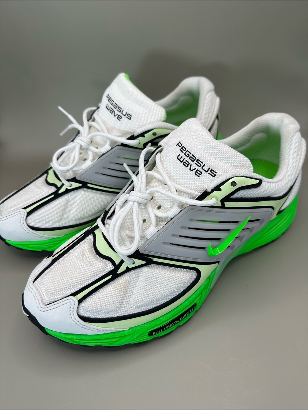 Nike Pegasus Wave Men's Running Shoes - White & Neon Green